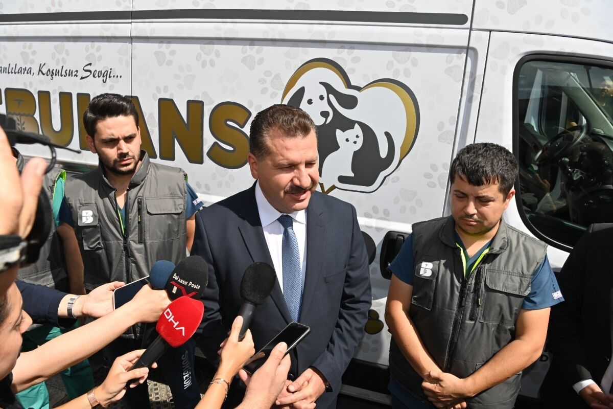 Balıkesir Büyükşehir Belediyesi, sokaktaki can dostlarına yönelik öncü hizmetleri ile dikkat çekiyor.