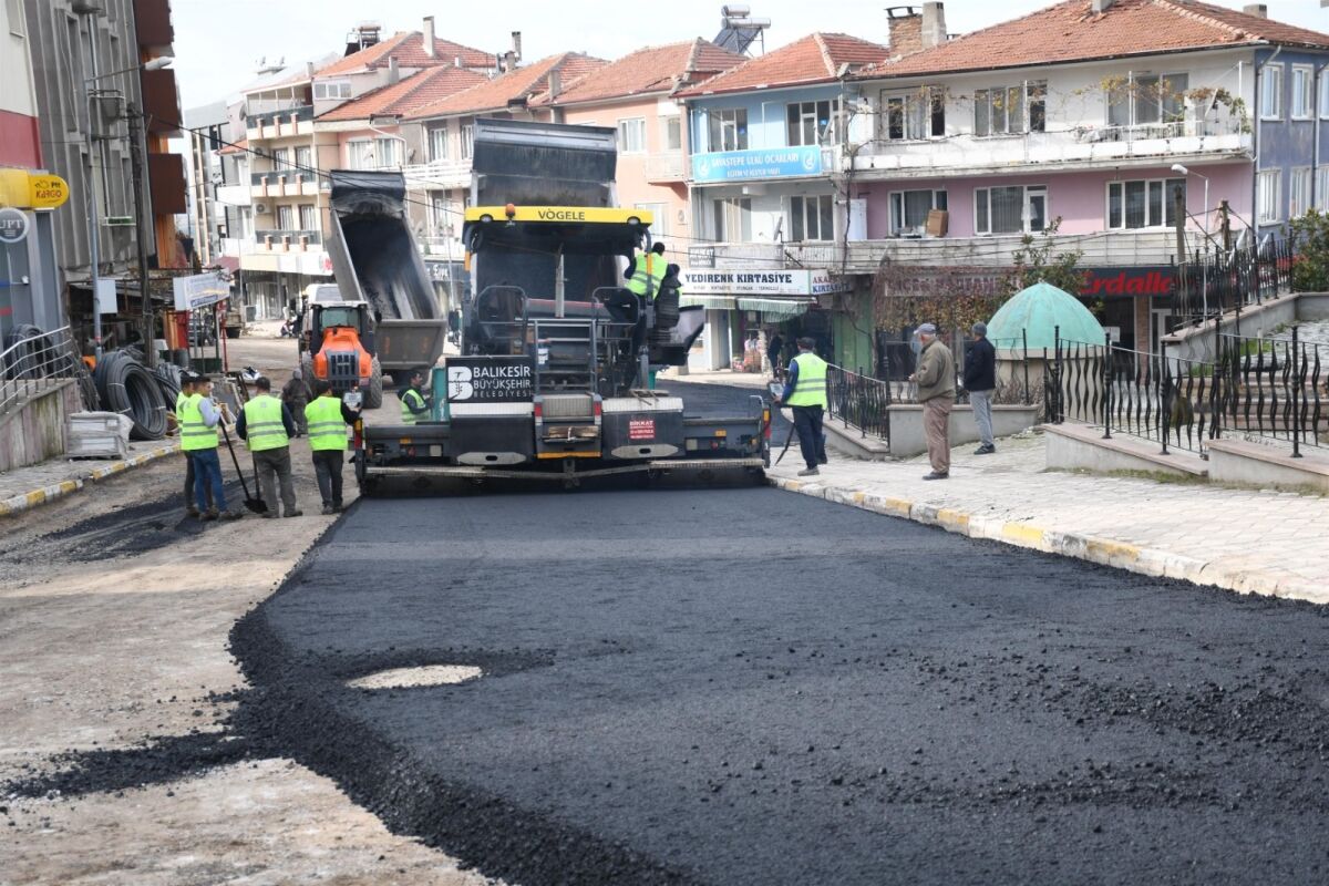 Balıkesir Büyükşehir Belediyesi'nden Bandırma'ya yepyeni yollar!