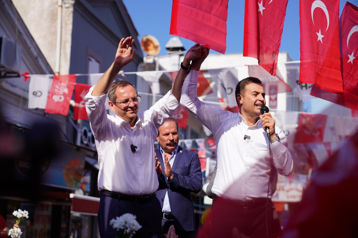 Mesut Ergin: ''Ahmet Akın Başkanımla Ayvalık'ı geleceğe taşıyacağız!''