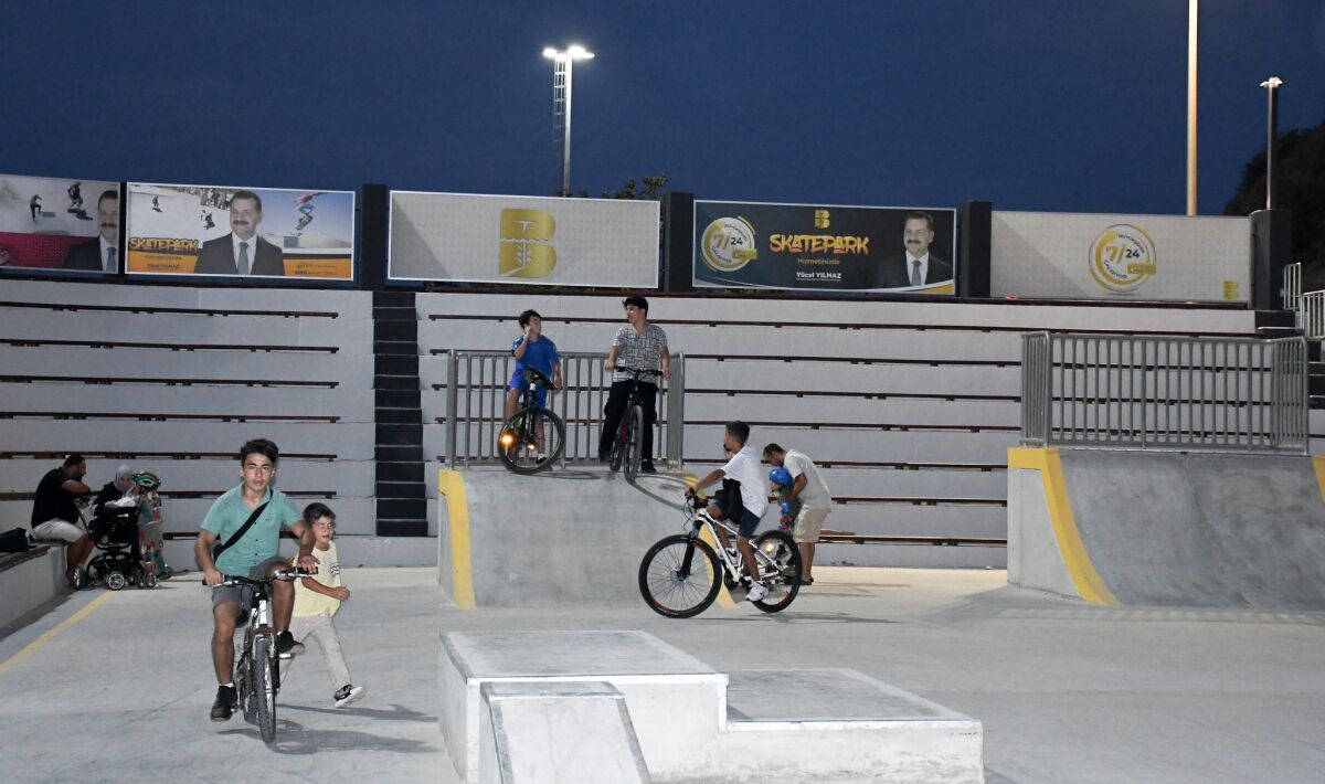 Bandırma'da gençlere 'Deniz Manzaralı' Skate Park hizmeti
