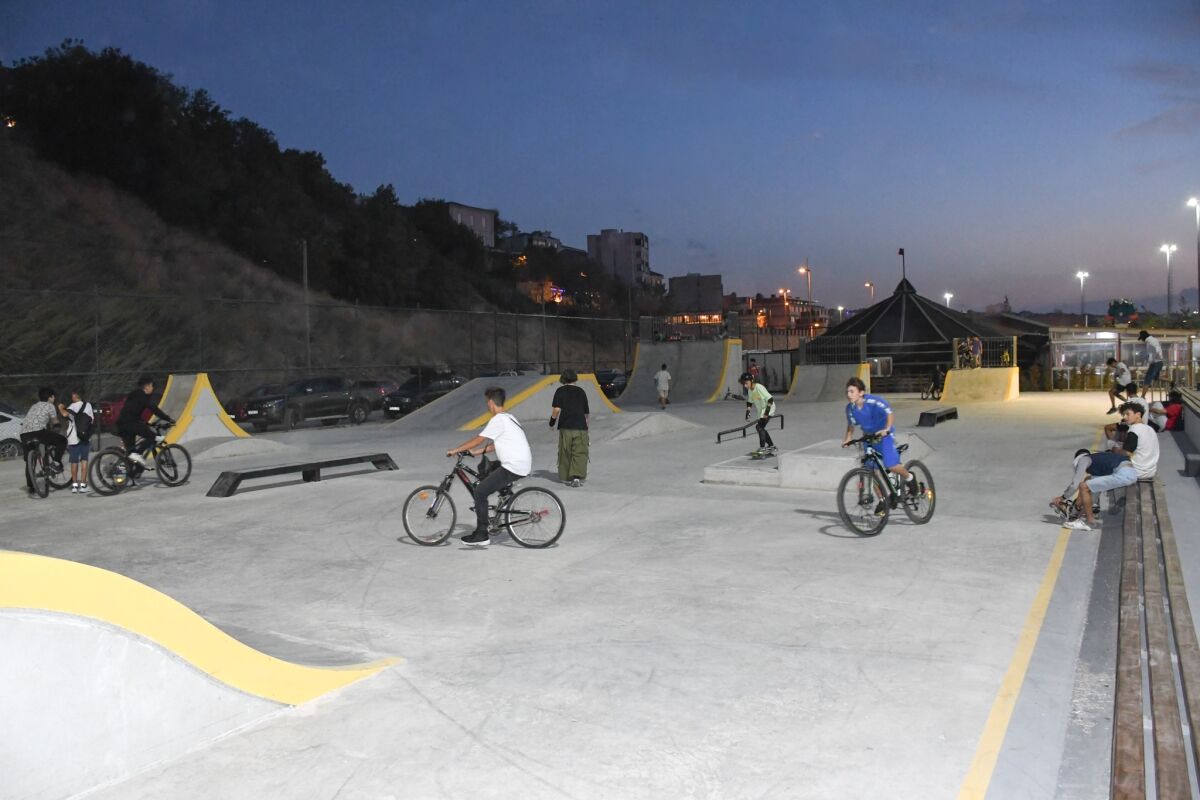 Bandırma'da gençlere 'Deniz Manzaralı' Skate Park hizmeti