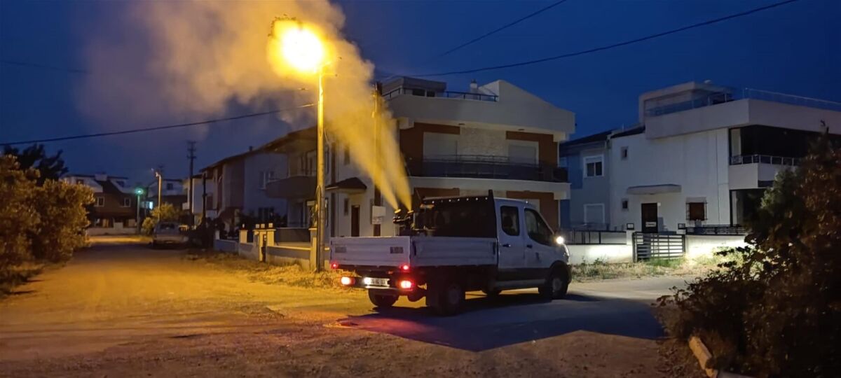 Balıkesir Büyükşehir Belediyesi, çevre ve toplum sağlığını ön planda tutarak Bandırma başta olmak üzere 20 ilçede etkili haşere kontrolü sağlamak amacıyla kapsamlı mücadelesini sürdürüyor.