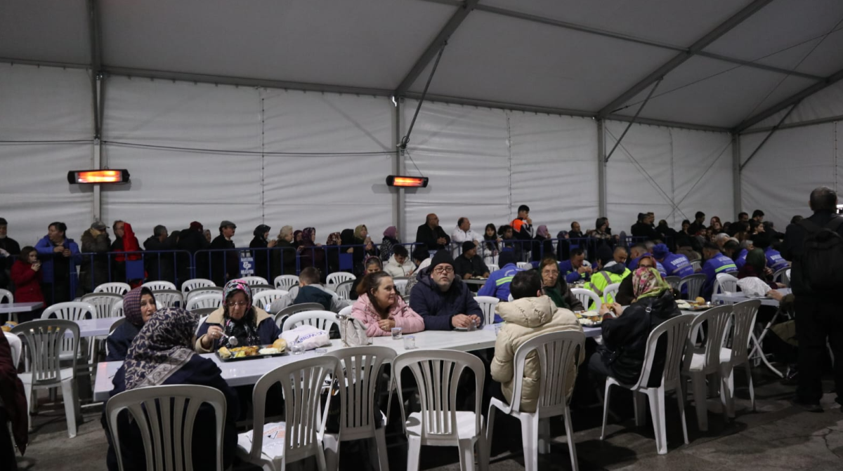 Bandırma halkı geleneksel iftar sofrasında buluştu