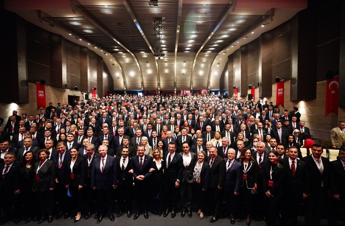 Ahmet Akın, CHP'nin düzenlediği Belediye Başkanları Toplantısına katıldı!