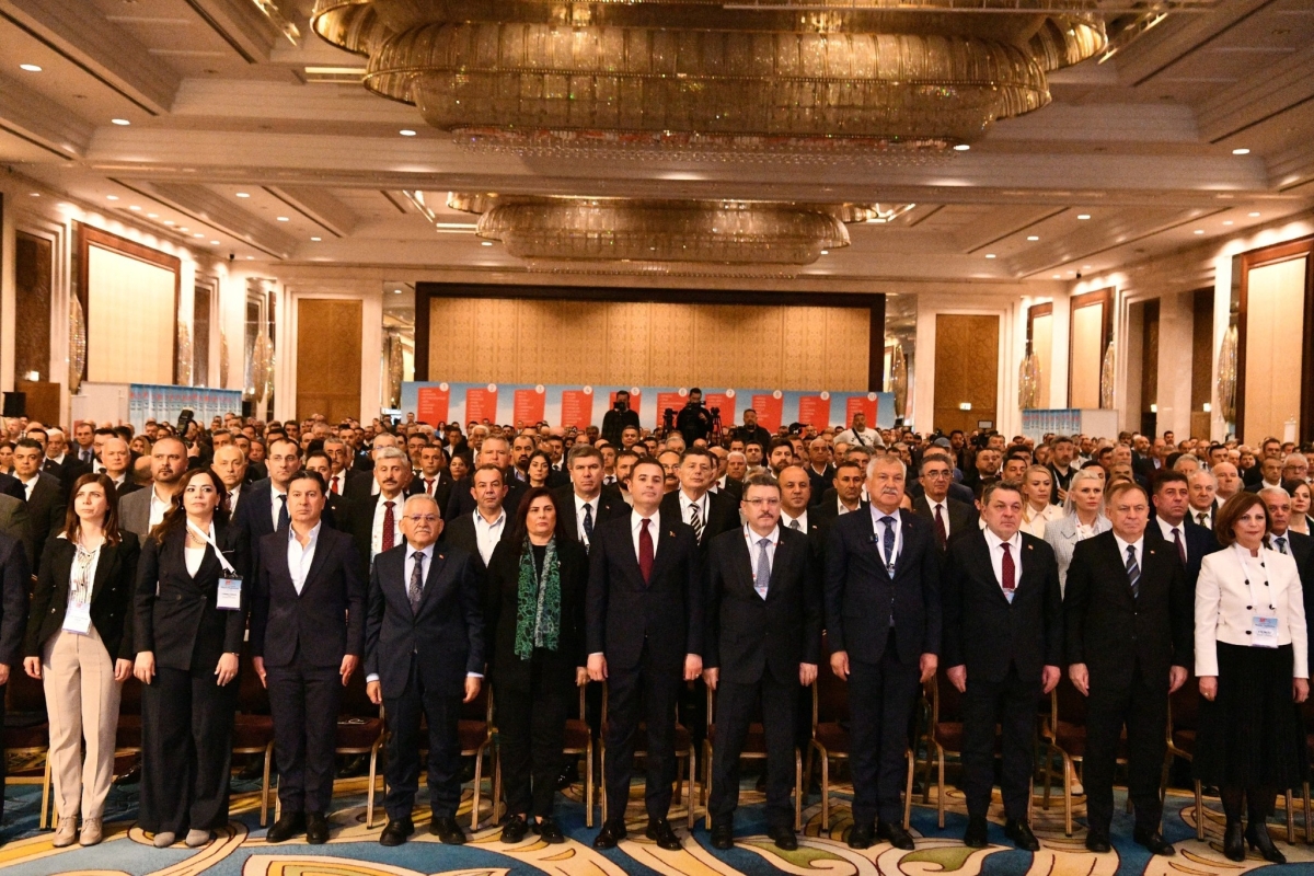 Ahmet Akın’dan TBB’de Güçlü Mesaj: Ekrem Başkan’ın Selamı Var!