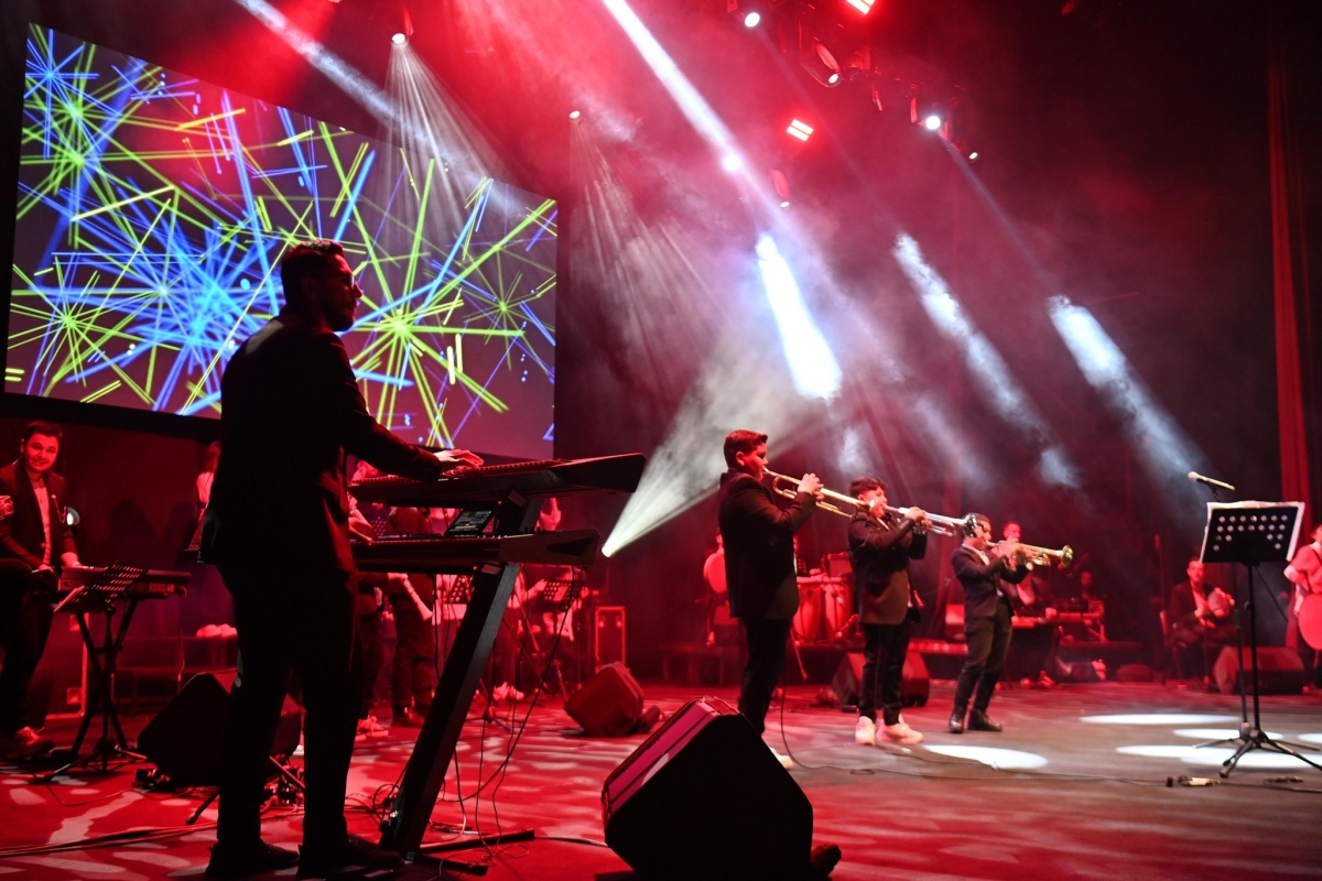 Balıkesir'de Renkli Gece! Dünya Romanlar Günü Coşkuyla Kutlandı!